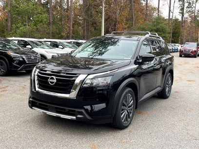 New 2025 Nissan Pathfinder SL w/ Lighting Package (N92)