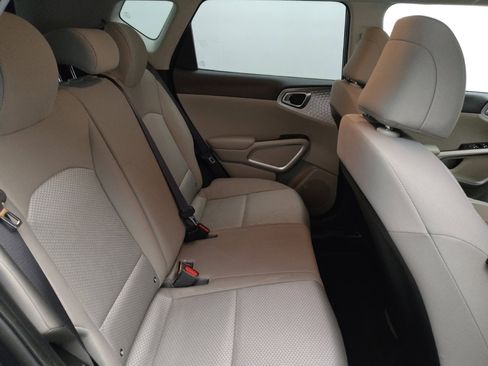 Used 2025 Kia Soul LX image 19