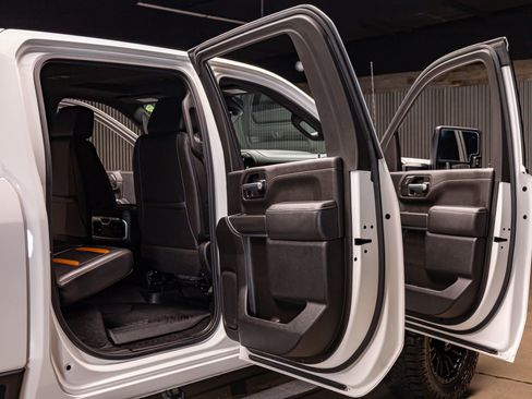 Used 2020 GMC Sierra 2500 AT4 w/ AT4 Premium Package image 28