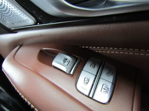 Used 2020 BMW X7 M50i w/ Dynamic Handling Package image 37