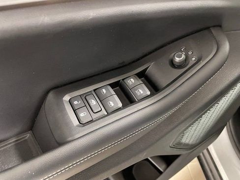 Used 2024 Jeep Grand Cherokee Limited w/ Black Appearance Package AWD/4WD image 19