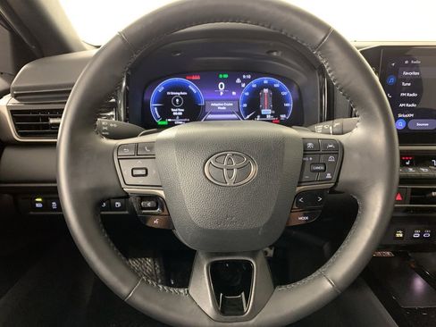 Used 2025 Toyota Camry XSE image 7