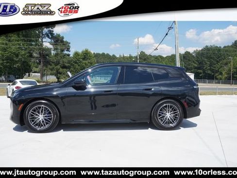 Used 2022 BMW iX xDrive50 w/ Sport Package AWD/4WD image 4