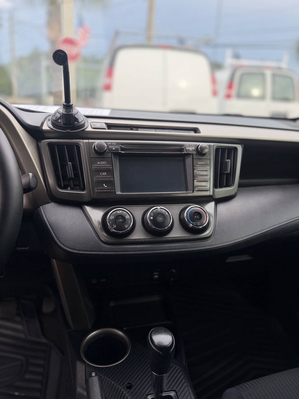 Used 2015 Toyota RAV4 LE FWD image 21