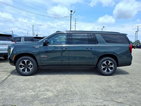 New 2026 GMC Yukon XL AT4 w/ AT4 Premium Plus Package AWD/4WD image 4