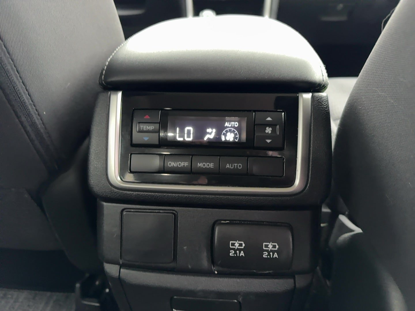 Used 2021 Subaru Ascent Premium w/ Convenience Package AWD/4WD image 26