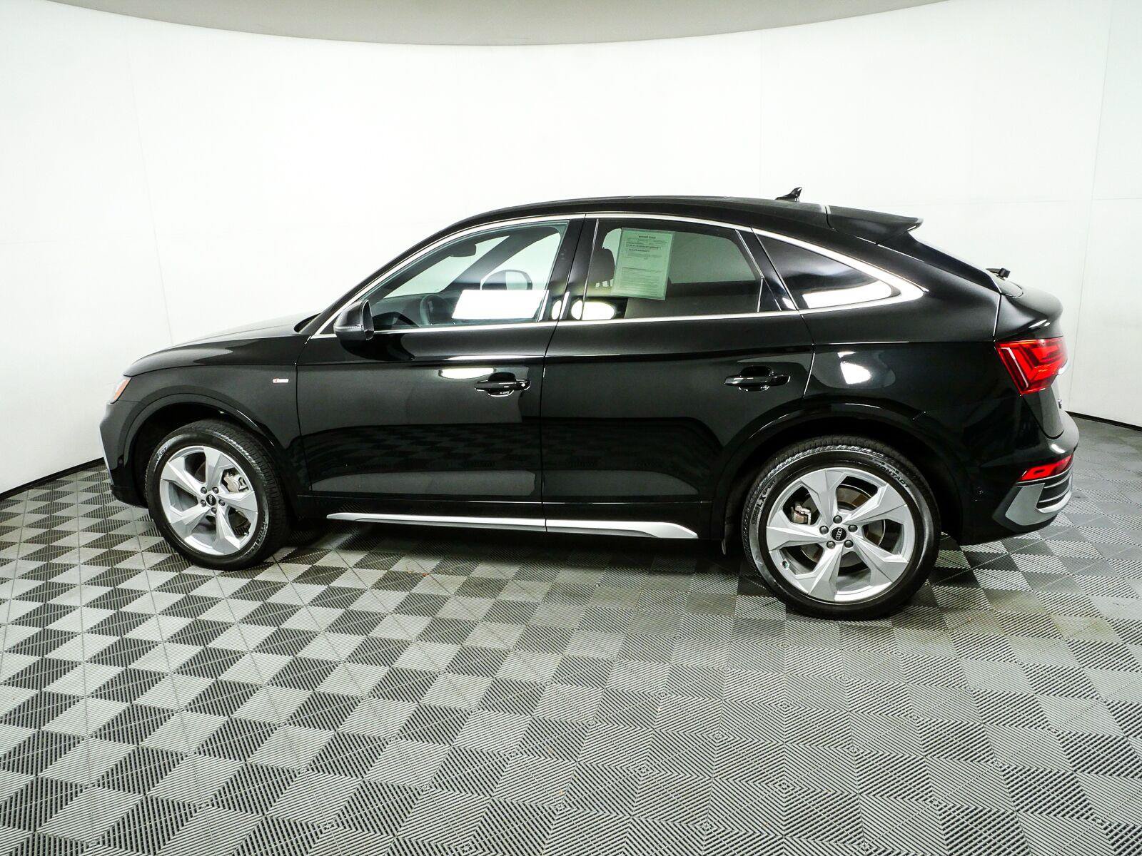 Used 2023 Audi Q5 2.0T Prestige w/ Prestige Package AWD/4WD image 31
