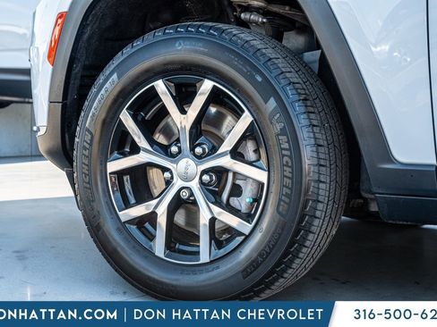 Used 2023 Jeep Grand Cherokee L Limited image 37