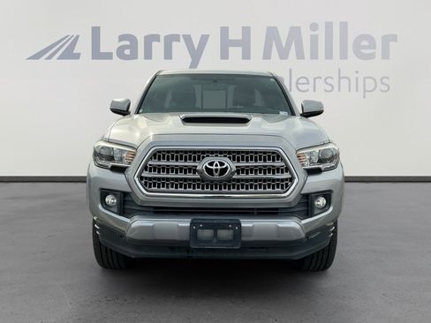 Certified 2017 Toyota Tacoma TRD Sport w/ Tow Package image 8