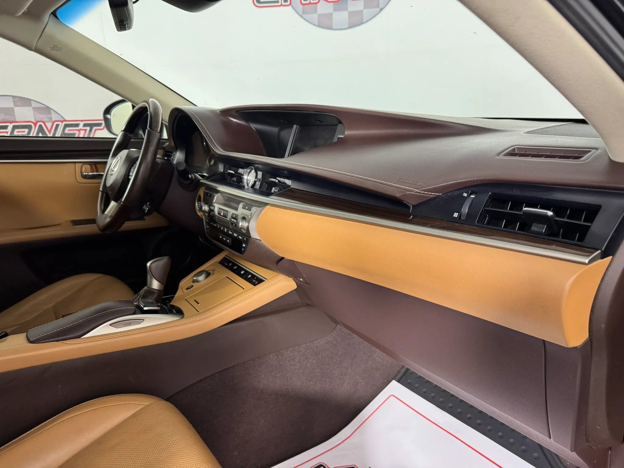 Used 2016 Lexus ES 350 w/ Luxury Package w/Wood Trim FWD image 12