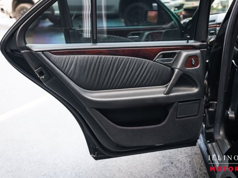 Used 1999 Mercedes-Benz E 320 Sedan image 28