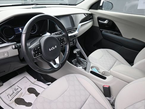 Used 2022 Kia Niro LXS image 25