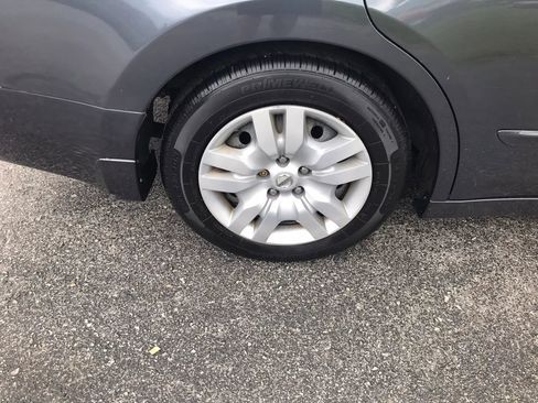 Used 2010 Nissan Altima 2.5 S FWD image 32