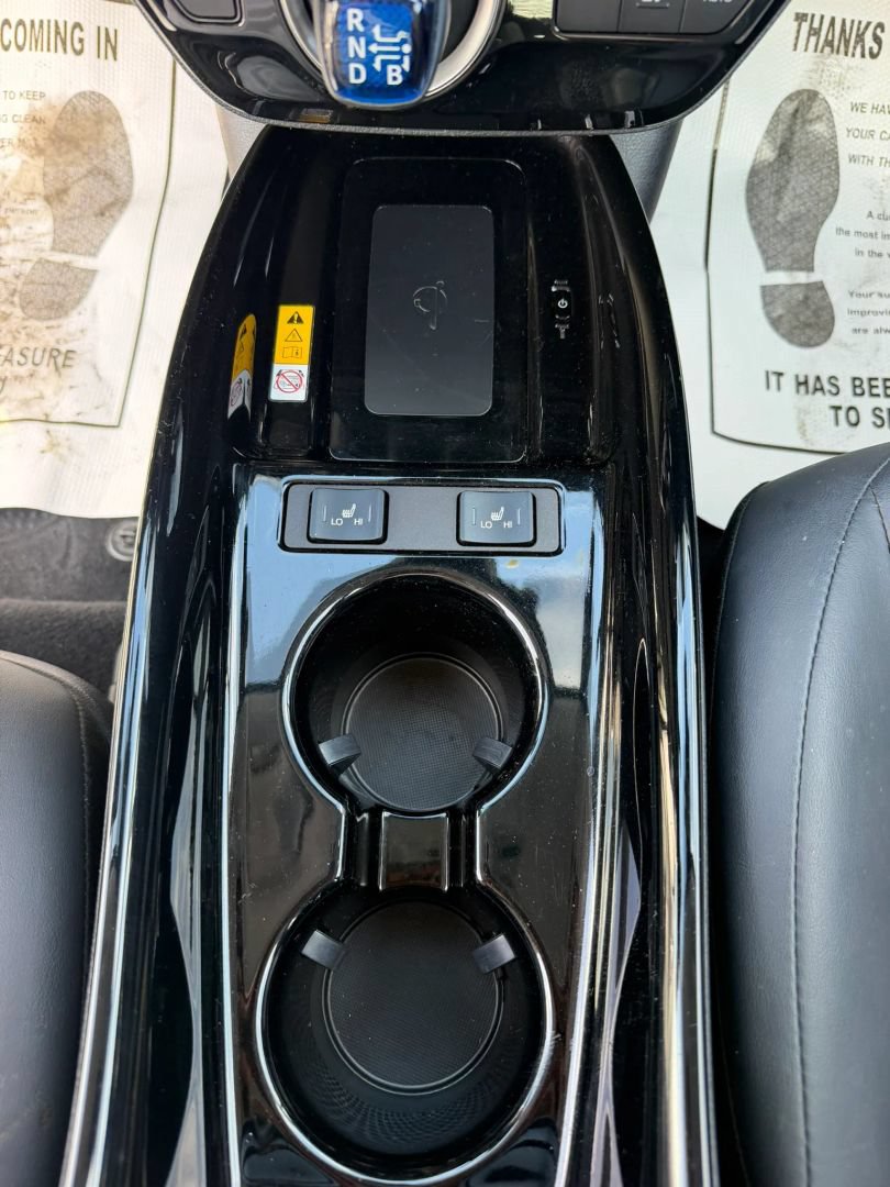 Used 2020 Toyota Prius Prime XLE FWD image 30