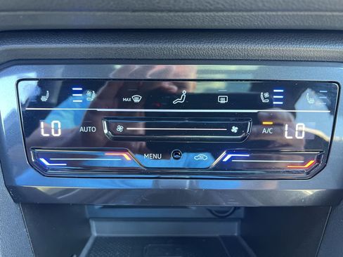 Used 2022 Volkswagen Tiguan SEL R-Line image 29