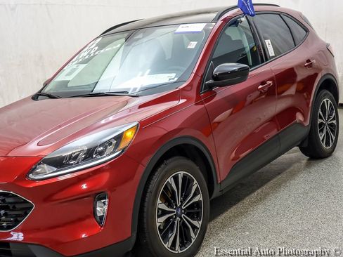 Certified 2022 Ford Escape SEL w/ SEL Stealth AWD Package image 4