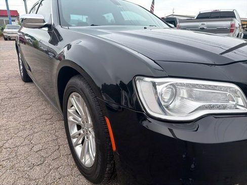 Used 2015 Chrysler 300 C RWD image 12