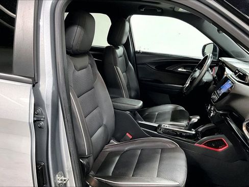 Used 2023 Chevrolet TrailBlazer RS w/ Sun and Liftgate Package image 10