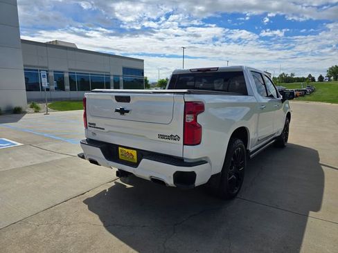 Used 2024 Chevrolet Silverado 1500 High Country AWD/4WD image 3