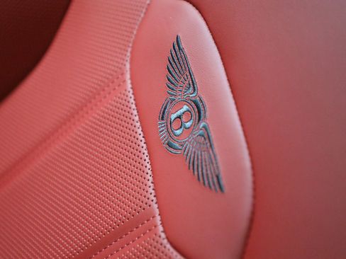 New 2025 Bentley Bentayga image 41