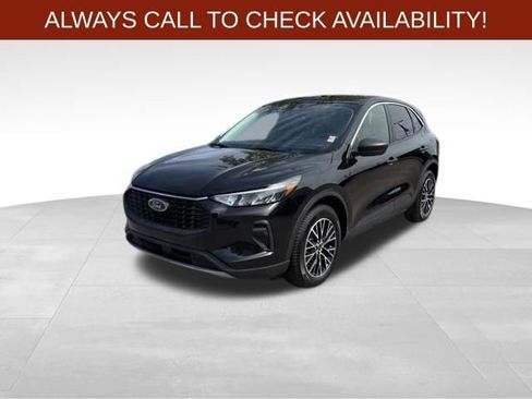 Used 2023 Ford Escape Active w/ Tech Pack #1 AWD/4WD image 3