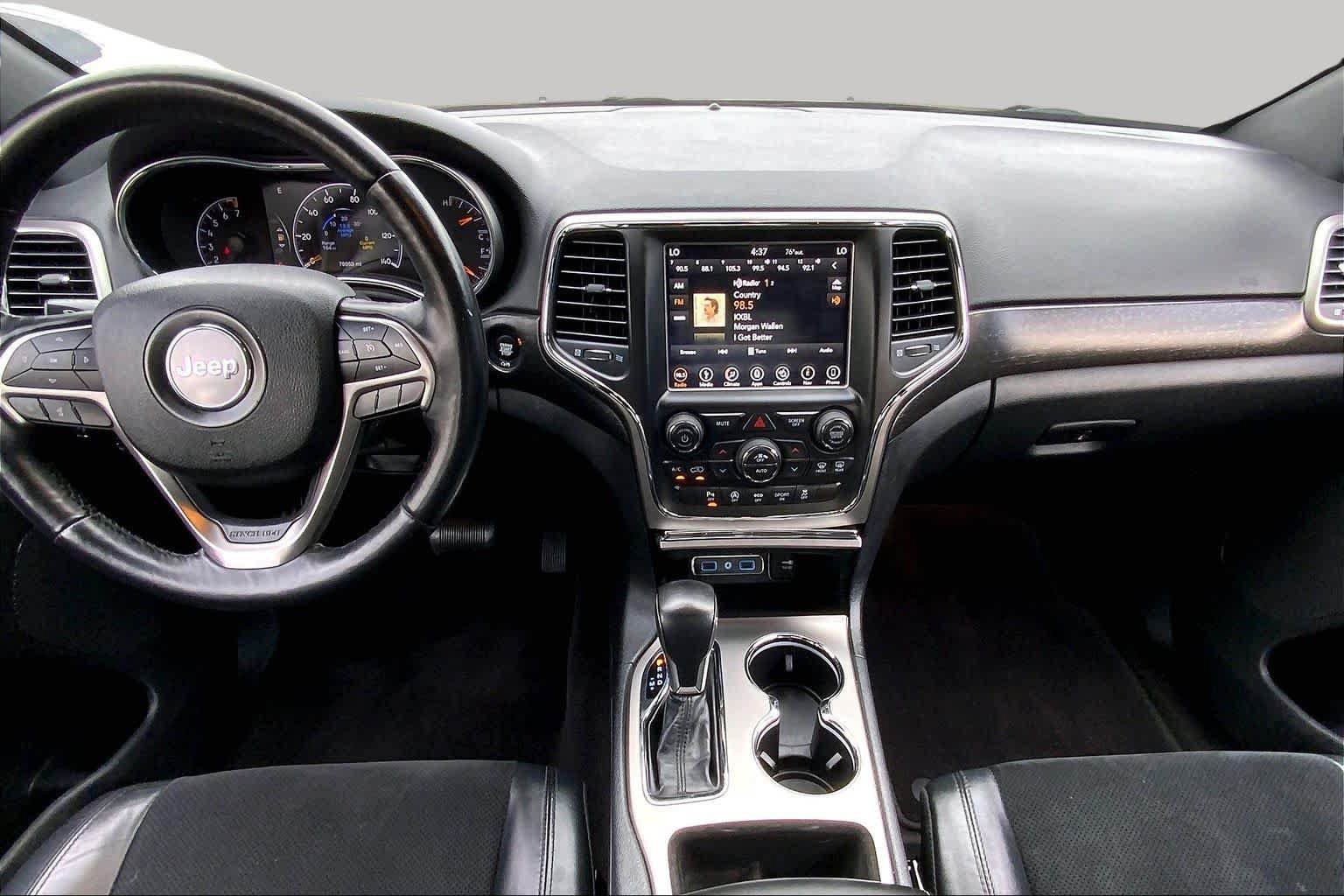 Used 2018 Jeep Grand Cherokee Altitude RWD image 16