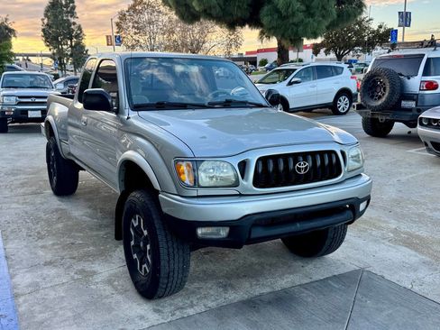 Used 2002 Toyota Tacoma PreRunner image 4