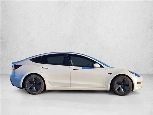 Used 2019 Tesla Model 3 Standard Range Plus image 5