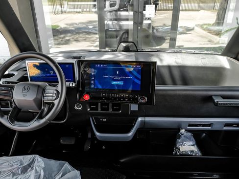 Used 2024 Chevrolet Brightdrop 400 w/ Commercial Equipment Package AWD/4WD image 11