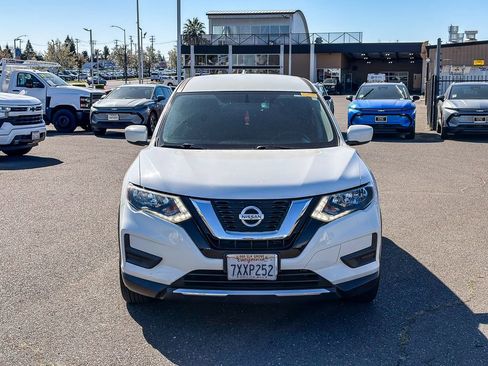 Used 2017 Nissan Rogue S image 6