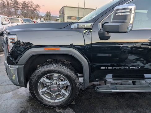 Used 2024 GMC Sierra 2500 SLT w/ SLT Premium Package image 2