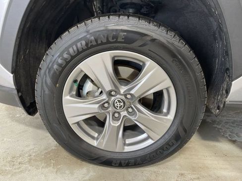 Used 2025 Toyota RAV4 XLE AWD/4WD image 10