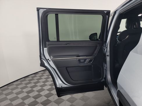 Used 2024 Rivian R1S Adventure AWD/4WD image 17