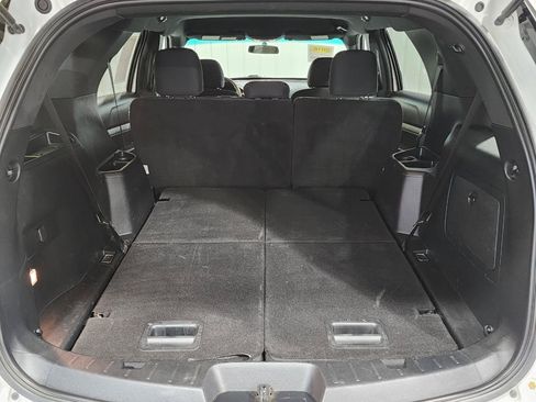 Used 2016 Ford Explorer XLT AWD/4WD image 35