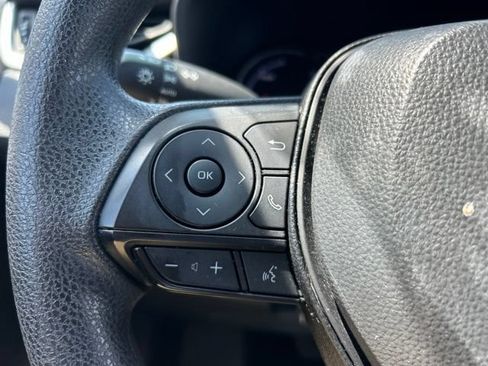 Used 2025 Toyota RAV4 XLE AWD/4WD image 20