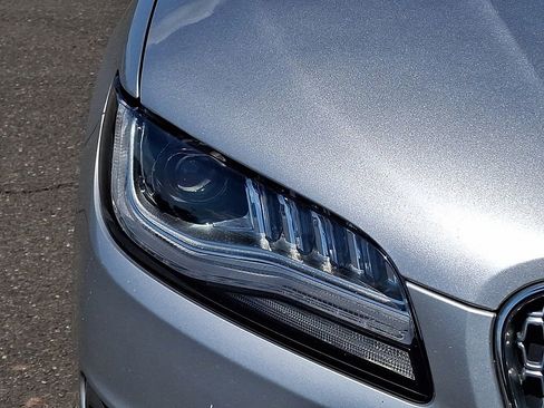Used 2019 Lincoln MKZ Premiere FWD image 12