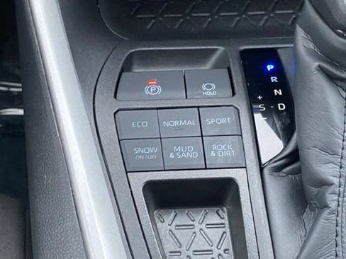 Certified 2024 Toyota RAV4 LE AWD/4WD image 18