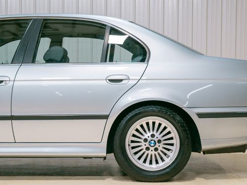 Used 1997 BMW 540i Sedan RWD image 3