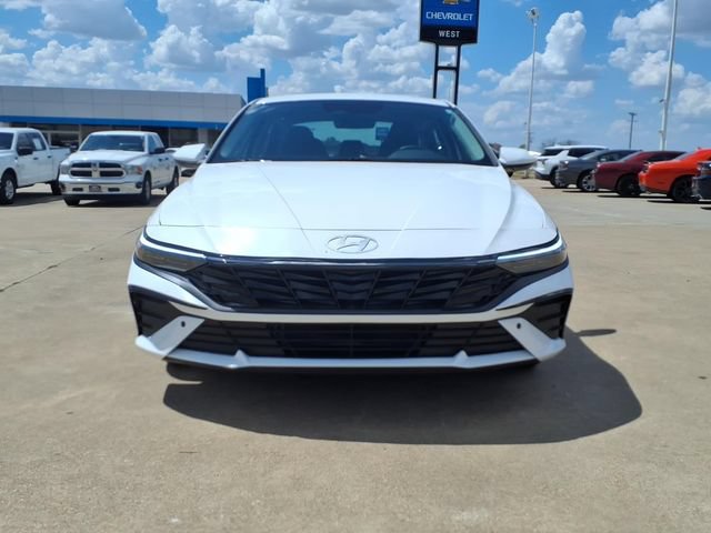 Used 2026 Hyundai Elantra Hybrid FWD image 2