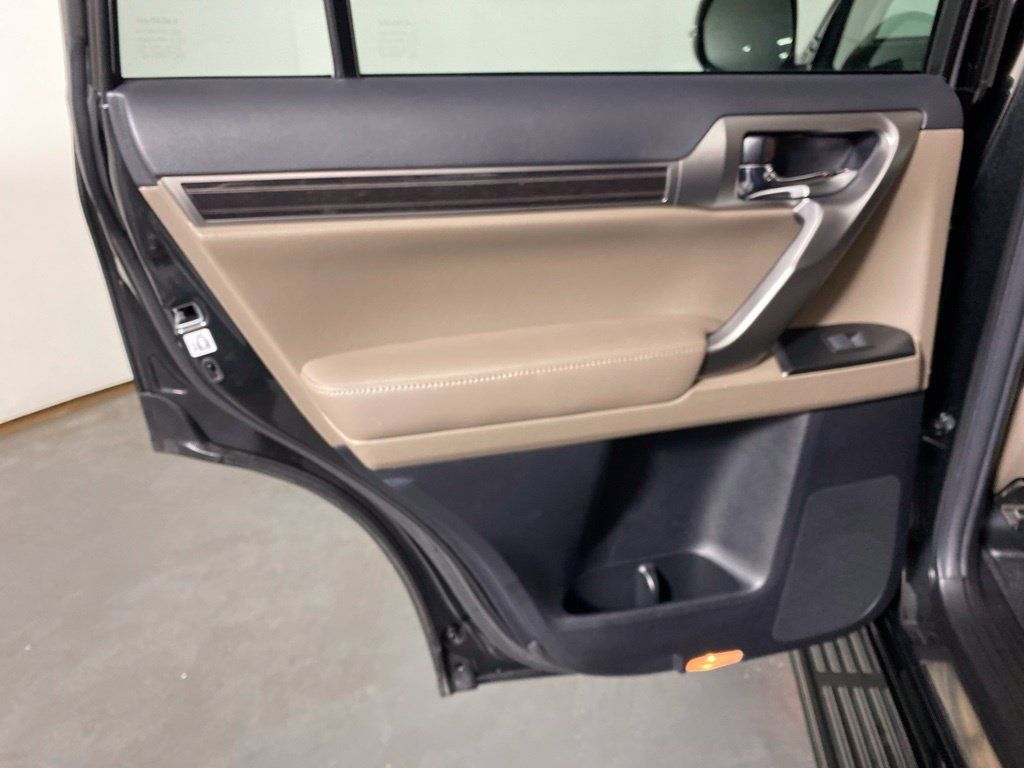 Used 2023 Lexus GX 460 Premium w/ Premium Package AWD/4WD image 26