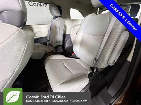 Used 2023 Toyota Sienna XLE w/ XLE Plus Package image 27