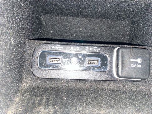 Used 2018 Jeep Grand Cherokee Limited image 15