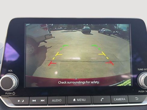 Used 2023 Nissan Sentra SV FWD image 5