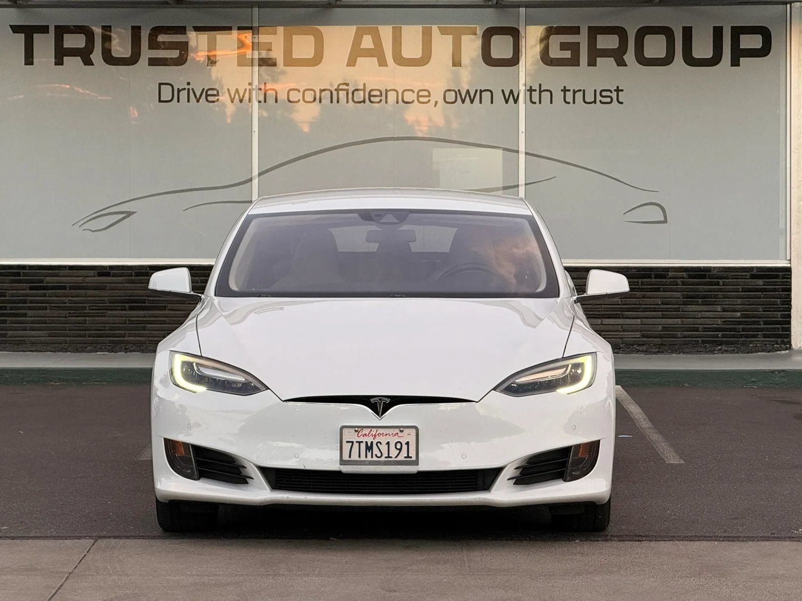 Used 2016 Tesla Model S 75 RWD image 2