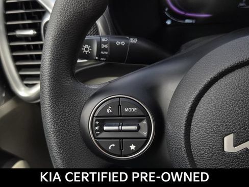 Certified 2025 Kia Soul LX w/ LX Technology Package FWD image 28