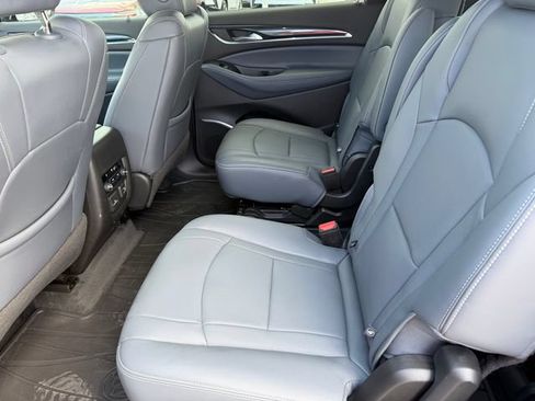 Used 2022 Buick Enclave Essence w/ Sport Touring Edition FWD image 10