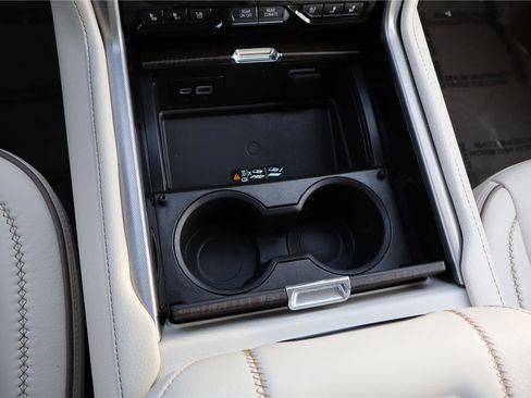 Used 2023 GMC Yukon XL Denali image 20