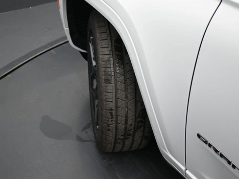 Used 2025 Jeep Grand Cherokee L Summit image 5