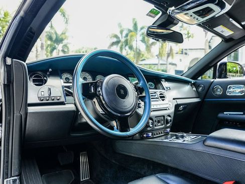 Used 2019 Rolls-Royce Wraith RWD image 20