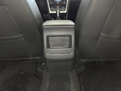 Used 2012 Volkswagen Passat 2.5 SE FWD image 23